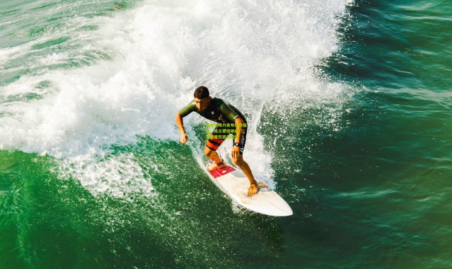曼城半场力克布伦特福德，哈兰德惊艳破门，罗德里伤退引担忧